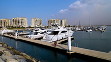 Al Hamra Marina & Yacht Club